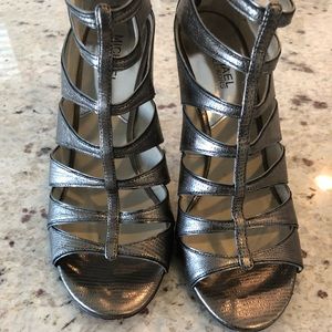 Leather upper, rubber sole 91/2M HIGH heels